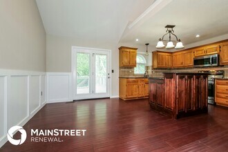 1500 NE Whitestone Dr in Lee's Summit, MO - Building Photo - Building Photo