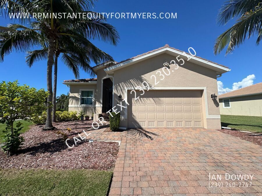 8120 Banyan Breeze Way in Ft. Myers, FL - Building Photo