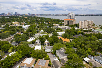 Bay Villa Place in Tampa, FL - Foto de edificio - Building Photo