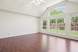 10120 Treasure Island Dr in Austin, TX - Building Photo - Building Photo
