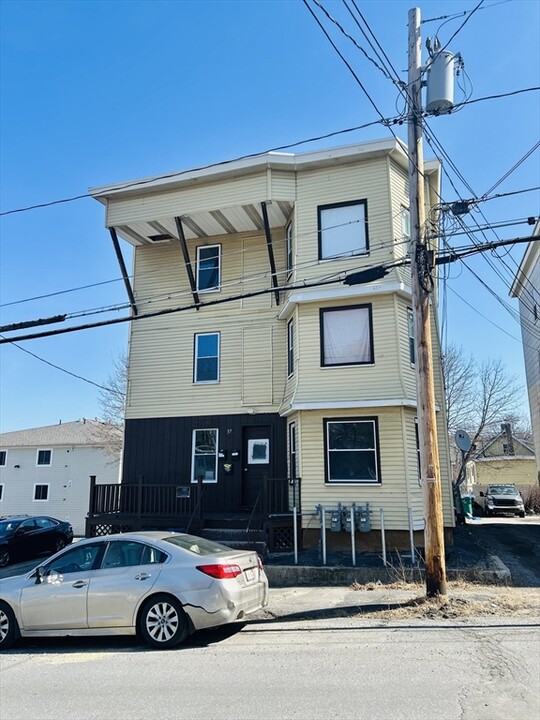 37 Madison St in Fitchburg, MA - Building Photo