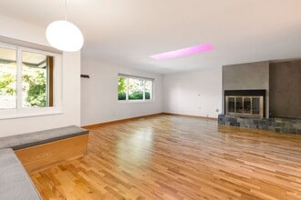 7335 SE 48th Av in Portland, OR - Building Photo - Building Photo