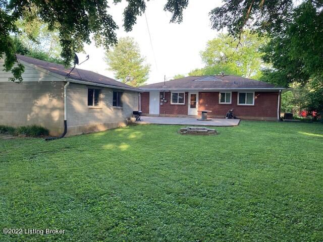 2043 Meadow Dr in Louisville, KY - Foto de edificio - Building Photo