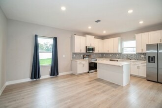 900 Coquina St SE in Palm Bay, FL - Building Photo - Building Photo