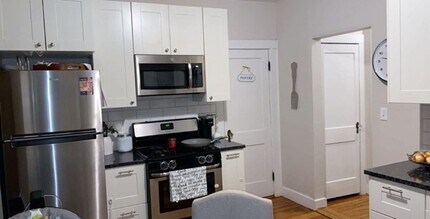 654 Metropolitan Ave in Boston, MA - Building Photo - Building Photo