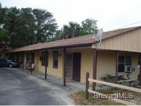 2536 Pineapple Ave in Melbourne, FL - Building Photo