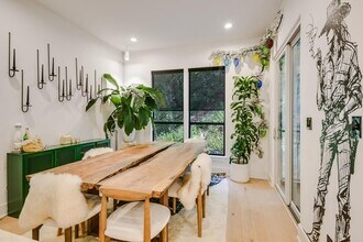 1529 Barton Springs Rd in Austin, TX - Building Photo - Building Photo