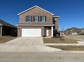 5600 Dublin Ln in Crowley, TX - Building Photo