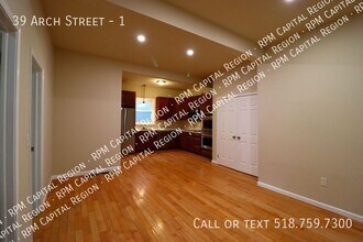 39 Arch St in Green Island, NY - Building Photo - Building Photo