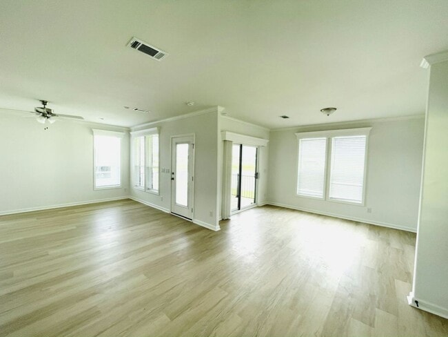 34904 Robins Song Rd in Zephyrhills, FL - Building Photo - Building Photo