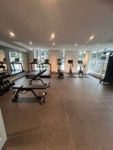 5685 Halley Ave in Burnaby, BC - Building Photo - Building Photo