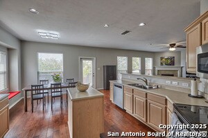 935 Calico Garden in San Antonio, TX - Building Photo - Building Photo