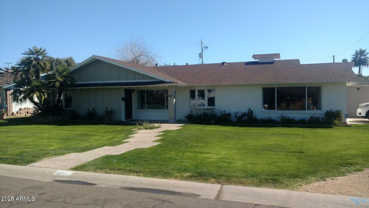 6101 N 13th Pl in Phoenix, AZ - Foto de edificio