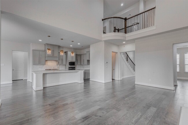 property at 30627 S Creek Way