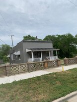 223 E 15th St in Chicago Heights, IL - Building Photo