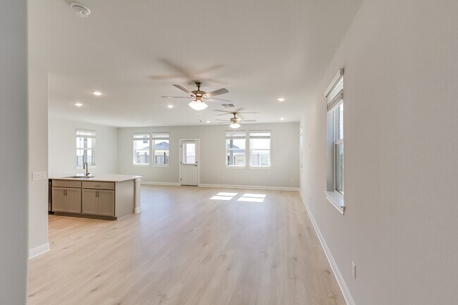 1005 Legend Milton Ln in Austin, TX - Building Photo - Building Photo