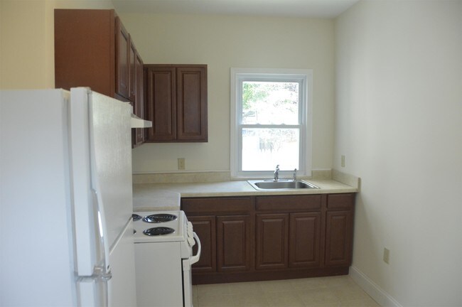 429 Central St in Manchester, NH - Building Photo - Building Photo