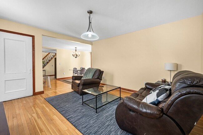 50 Temple St in Somerville, MA - Foto de edificio - Building Photo