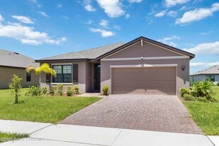 7144 Topaz Dr in Grant Valkaria, FL - Building Photo