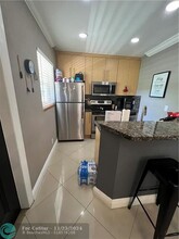 811 NE 14th Pl in Fort Lauderdale, FL - Building Photo - Building Photo