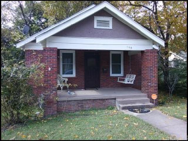 property at 104 S Valentine St