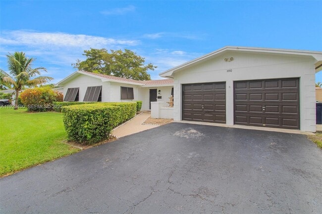 10962 SW 117th St in Miami, FL - Building Photo - Building Photo