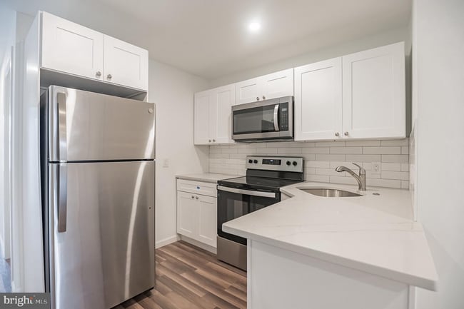 2626-28 Ridge Ave in Philadelphia, PA - Foto de edificio - Building Photo