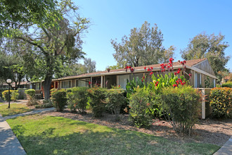 Laurel Glen in Merced, CA - Building Photo - Building Photo