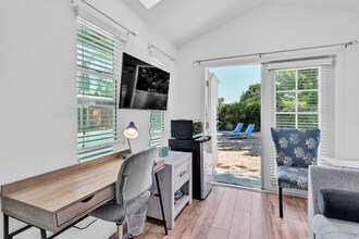 2844 Burgener Blvd, Unit Totally Private Studio in San Diego, CA - Building Photo - Building Photo
