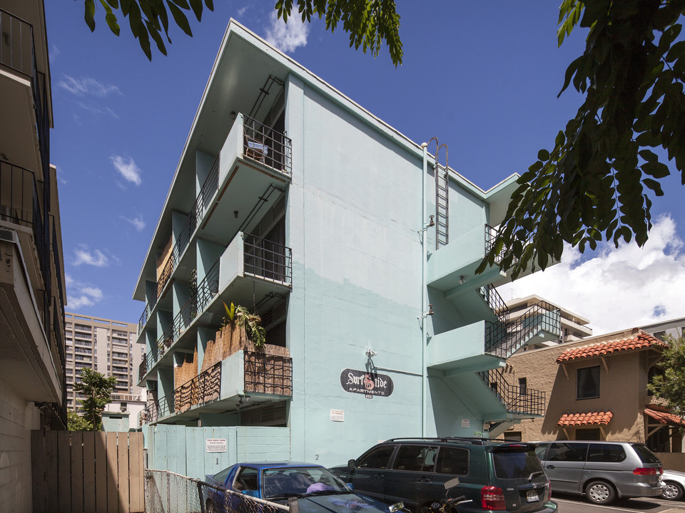 Surf Tide Apartments in Honolulu, HI - Building Photo