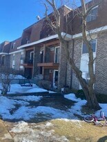 1175 Valley Ln, Unit 202 in Hoffman Estates, IL - Building Photo