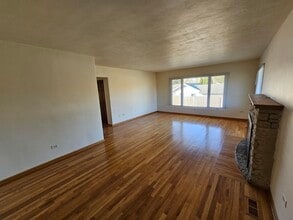 811 Hoyle Rd in Lombard, IL - Building Photo - Building Photo