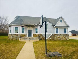 3200 Kennesaw St in Springdale, AR - Building Photo