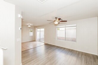 6510 Abbey Door Ct in Las Vegas, NV - Foto de edificio - Building Photo