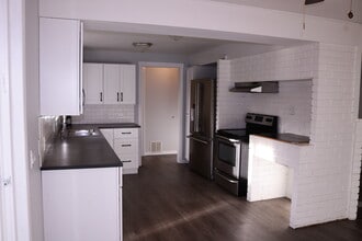 15906 Elm St E, Unit 3 in Sumner, WA - Building Photo - Building Photo