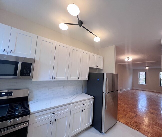 419 S 17th St in Philadelphia, PA - Building Photo - Building Photo