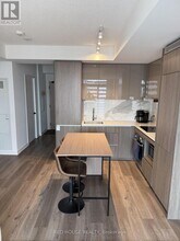 28 Interchange Wy in Vaughan, ON - Building Photo - Building Photo