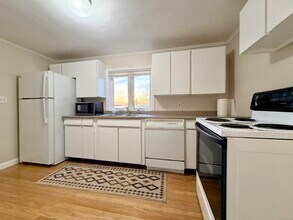 12 Clark Ln in Waterford, CT - Building Photo - Building Photo