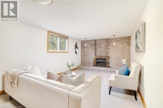 100 Hadeland Ave in Hamilton, ON - Building Photo - Building Photo