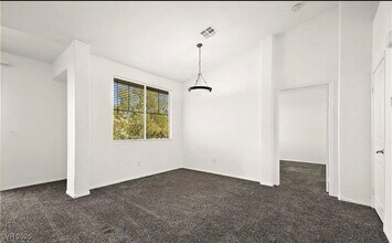 913 Duckhorn Ct in Las Vegas, NV - Building Photo - Building Photo