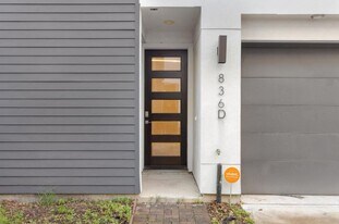 836 Fisher St, Unit D in Houston, TX - Building Photo