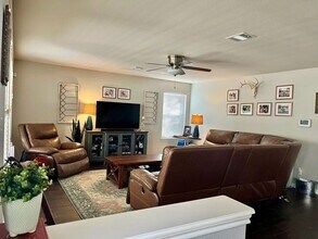 21106 El Suelo Bueno in San Antonio, TX - Building Photo - Building Photo