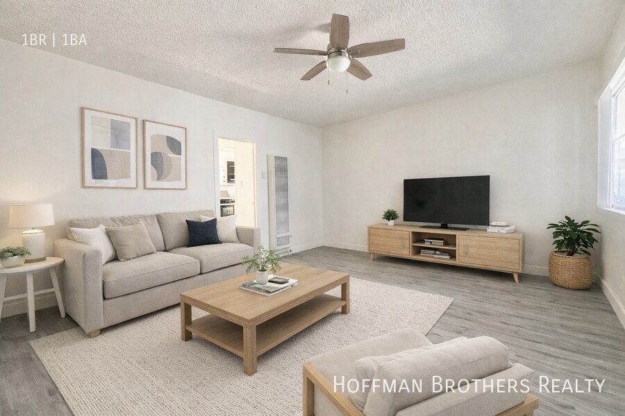 8701 S Figueroa St in Los Angeles, CA - Building Photo