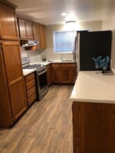 828 Bayview Dr, Unit 828 Bayview in Hermosa Beach, CA - Building Photo - Building Photo