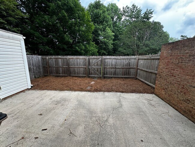 5123 Lawndale Dr in Greensboro, NC - Building Photo - Building Photo