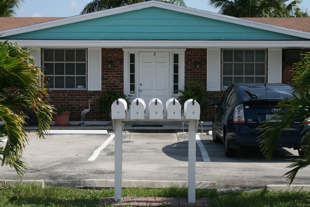 720 S Broadway in Lantana, FL - Building Photo