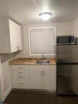8941 SW 34th St, Unit Efficiency in Miami, FL - Building Photo
