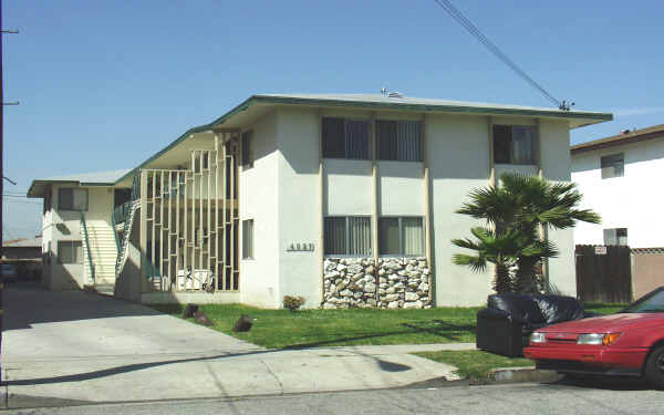 4027 W 137th St in Hawthorne, CA - Foto de edificio - Building Photo