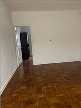 34-15 74th Street, Unit BB in Queens, NY - Building Photo - Building Photo