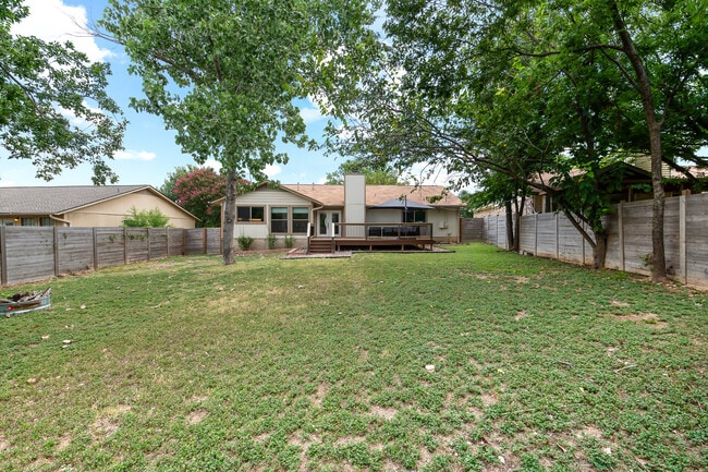 2110 Spring Breeze Dr in Round Rock, TX - Foto de edificio - Building Photo